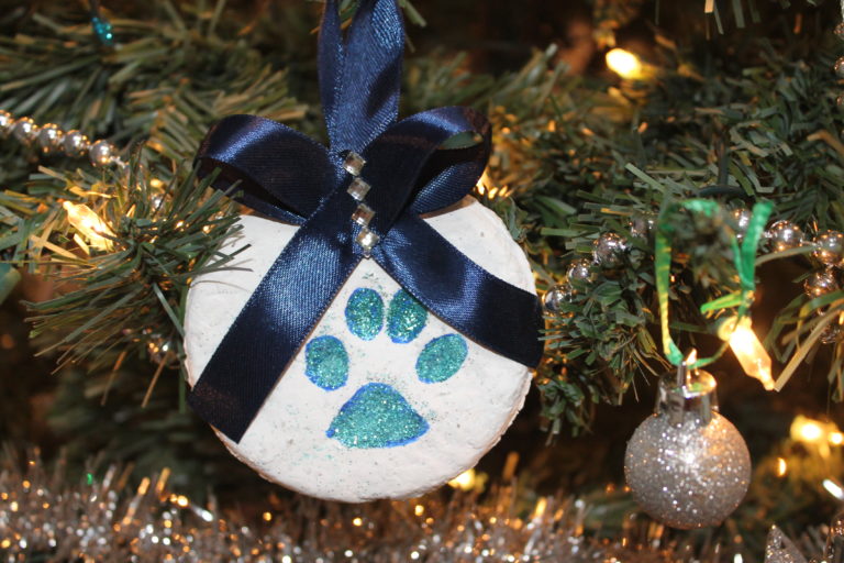 paw print ornament