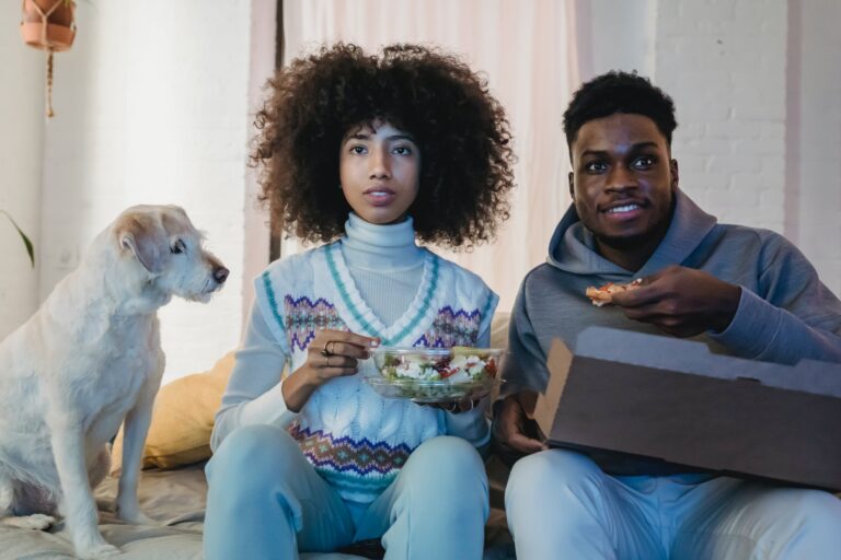 What Can Dogs Not Eat? Lists Of Safe & Toxic Foods